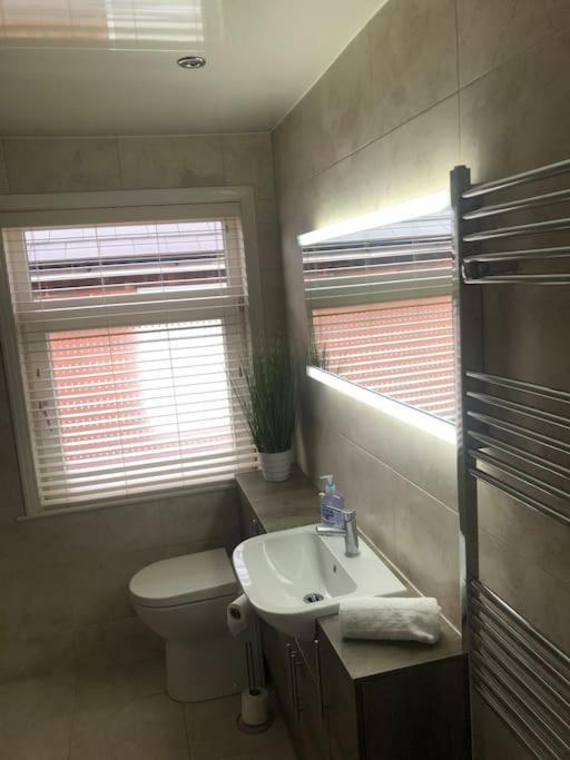 29 Comfort House 2 Bedroom Townhouse With Parking Scunthorpe Kültér fotó