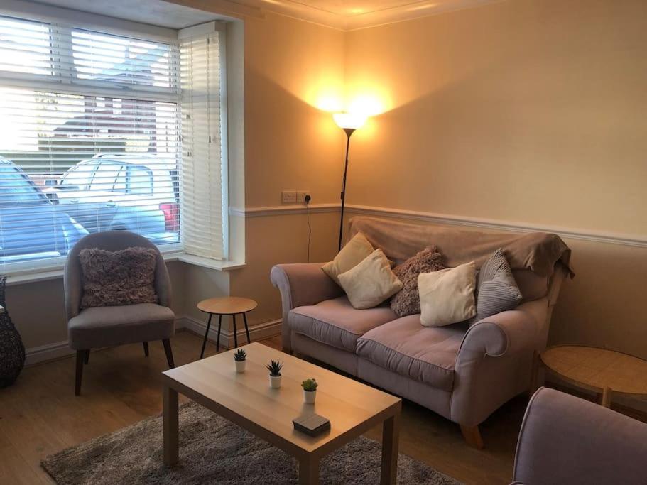 29 Comfort House 2 Bedroom Townhouse With Parking Scunthorpe Kültér fotó