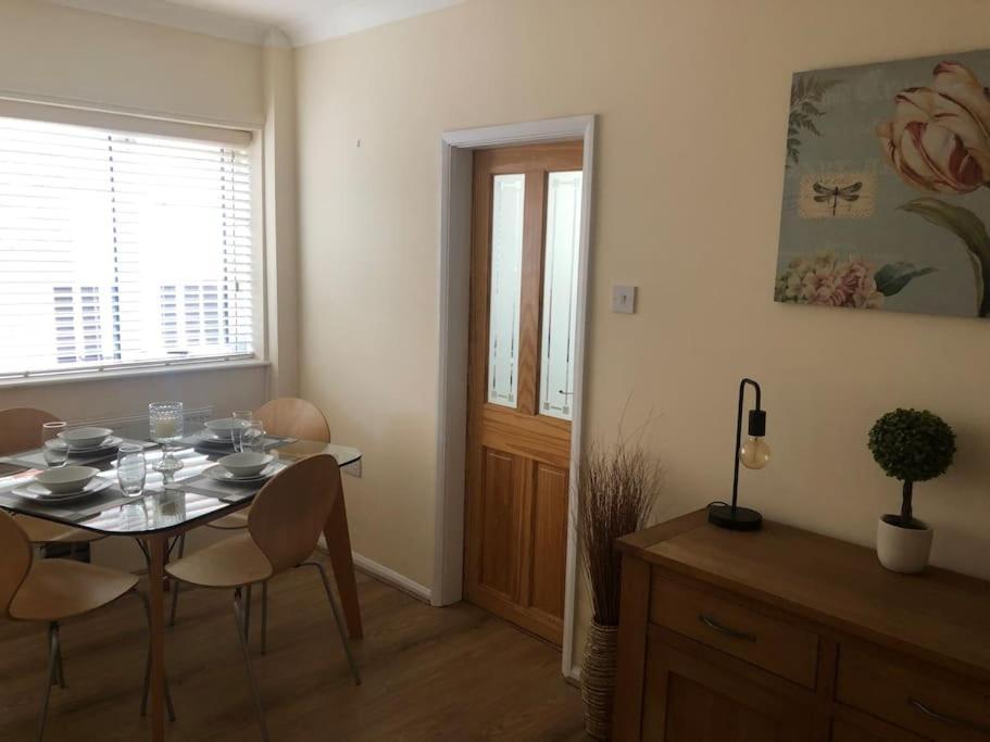 29 Comfort House 2 Bedroom Townhouse With Parking Scunthorpe Kültér fotó