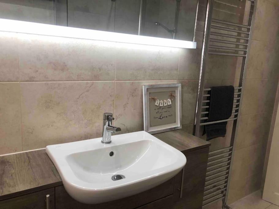29 Comfort House 2 Bedroom Townhouse With Parking Scunthorpe Kültér fotó